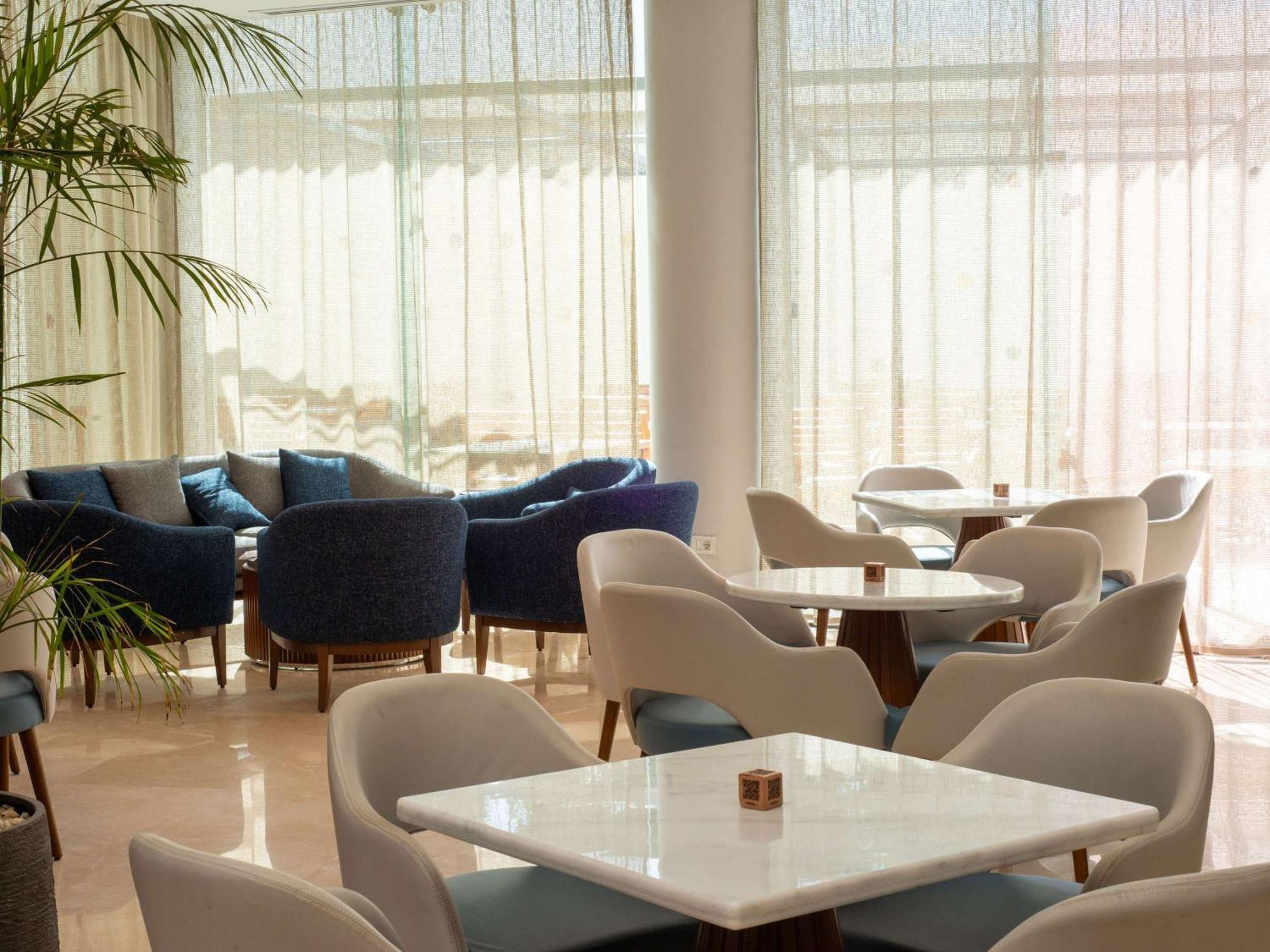 Novotel Cairo El Borg Екстериор снимка
